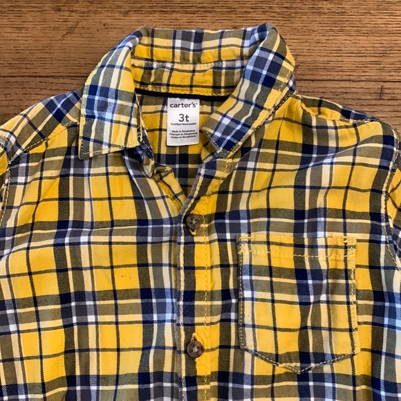☀️3 for $10☀️ Carter’s Toddler Plaid Button Down Shirt - Picture 2 of 3